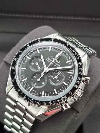  Omega Speedmaster Professional Moonwatch Co-Axial 42mm 310.30.42.50.01.002 Sapphire Unworn/New Condition 2-2026 