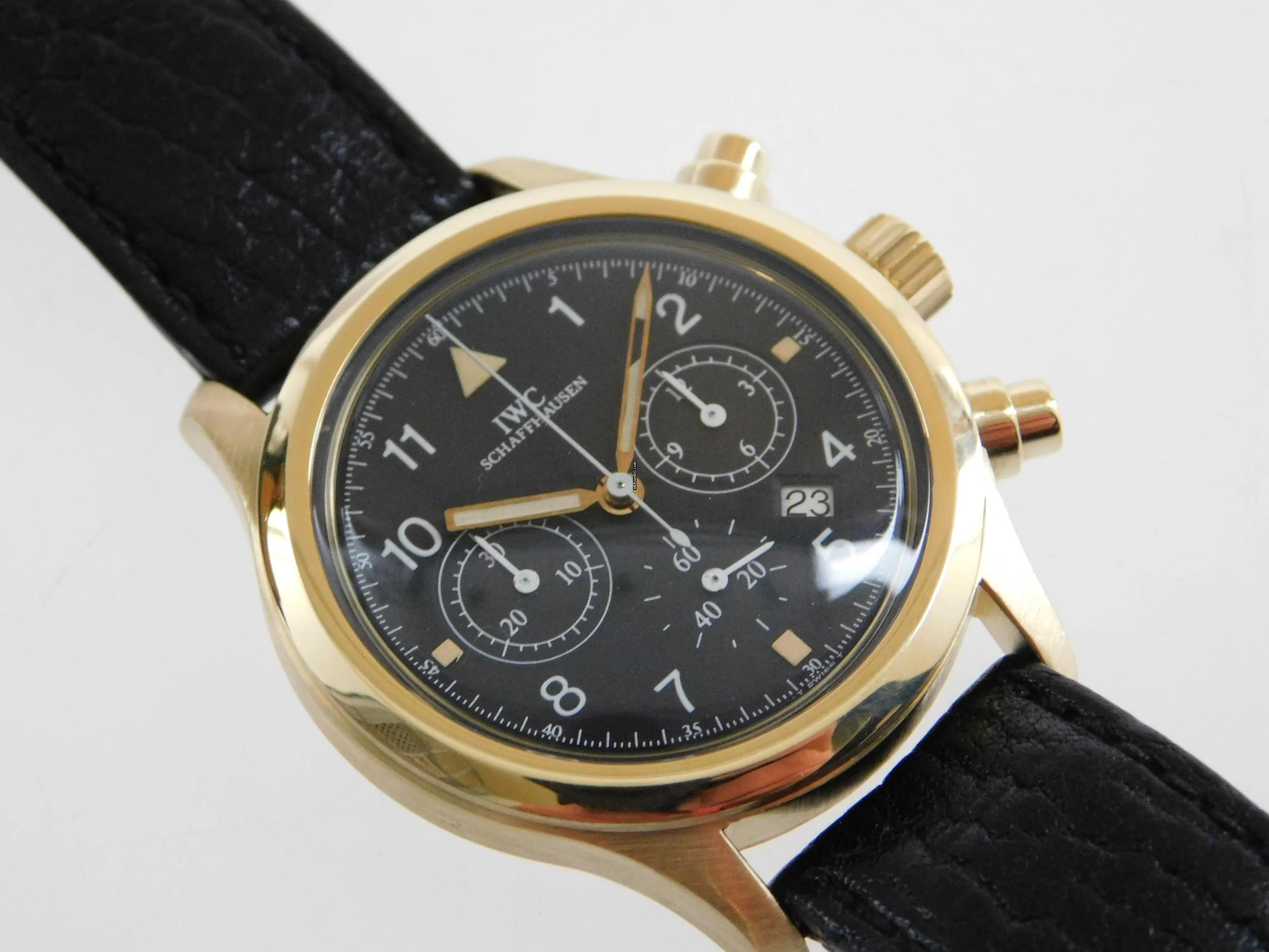  IWC Fliegeruhr 18 Karat Gelbgold Fliegerchronograph 3740 im Top Zustand 37 mm </h1> 
