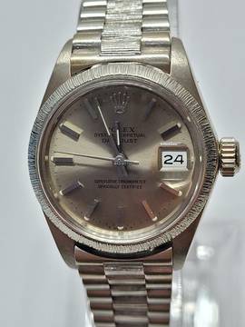 Rolex Date Borke </h1>