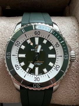 Breitling Superocean 44 mm Grün mit Mehrwertsteuer