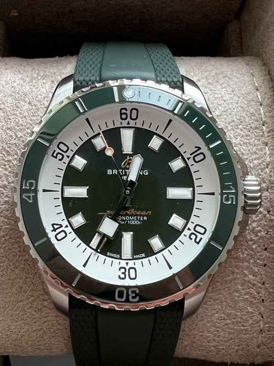 Breitling Superocean 44 mm Grün mit Mehrwertsteuer