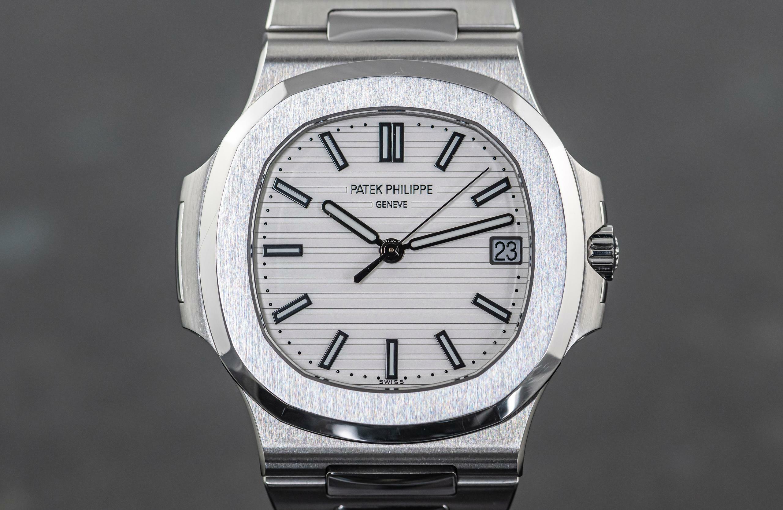Thumbnail von Patek Philippe Nautilus 5711/1A-011 | rare Caliber 26-330 | German Full Set 2019 | white dial | Steel