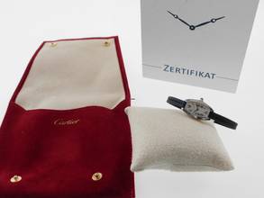 Thumbnail von Cartier Tonneau 18 Karat Weißgold Tonneau Damenuhr mit neuem original band und original Weißgold Schließe </h1>