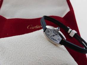 Thumbnail von Cartier Tonneau 18 Karat Weißgold Tonneau Damenuhr mit neuem original band und original Weißgold Schließe </h1>