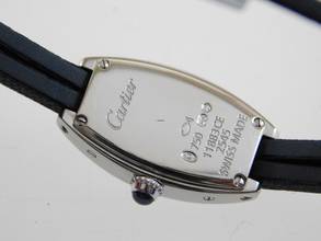 Thumbnail von Cartier Tonneau 18 Karat Weißgold Tonneau Damenuhr mit neuem original band und original Weißgold Schließe </h1>