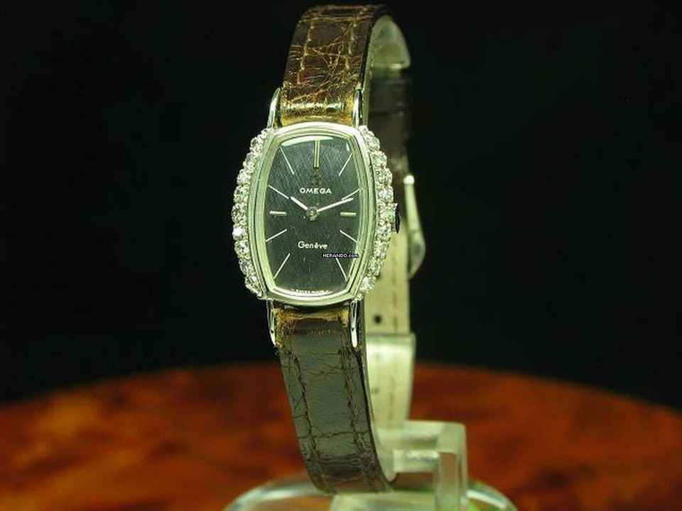  Omega Genève 18kt 750 Weißgold Handaufzug Damenuhr + Diamant Besatz Kaliber 484 </h1> 