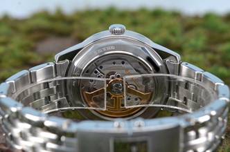 Thumbnail von Jaeger-LeCoultre Geophysic Universal Time UNGETRAGEN B&P Q8108420 503.8.T2.S </h1>