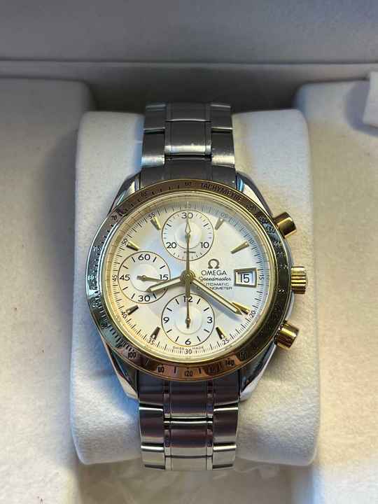  Omega Speedmaster Date 323.21.40.40.02.001 