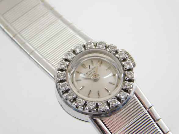  Patek Philippe Damenuhr massiv 18 Karat Weißgold Handaufzug mit original Brillantbesatz </h1> 