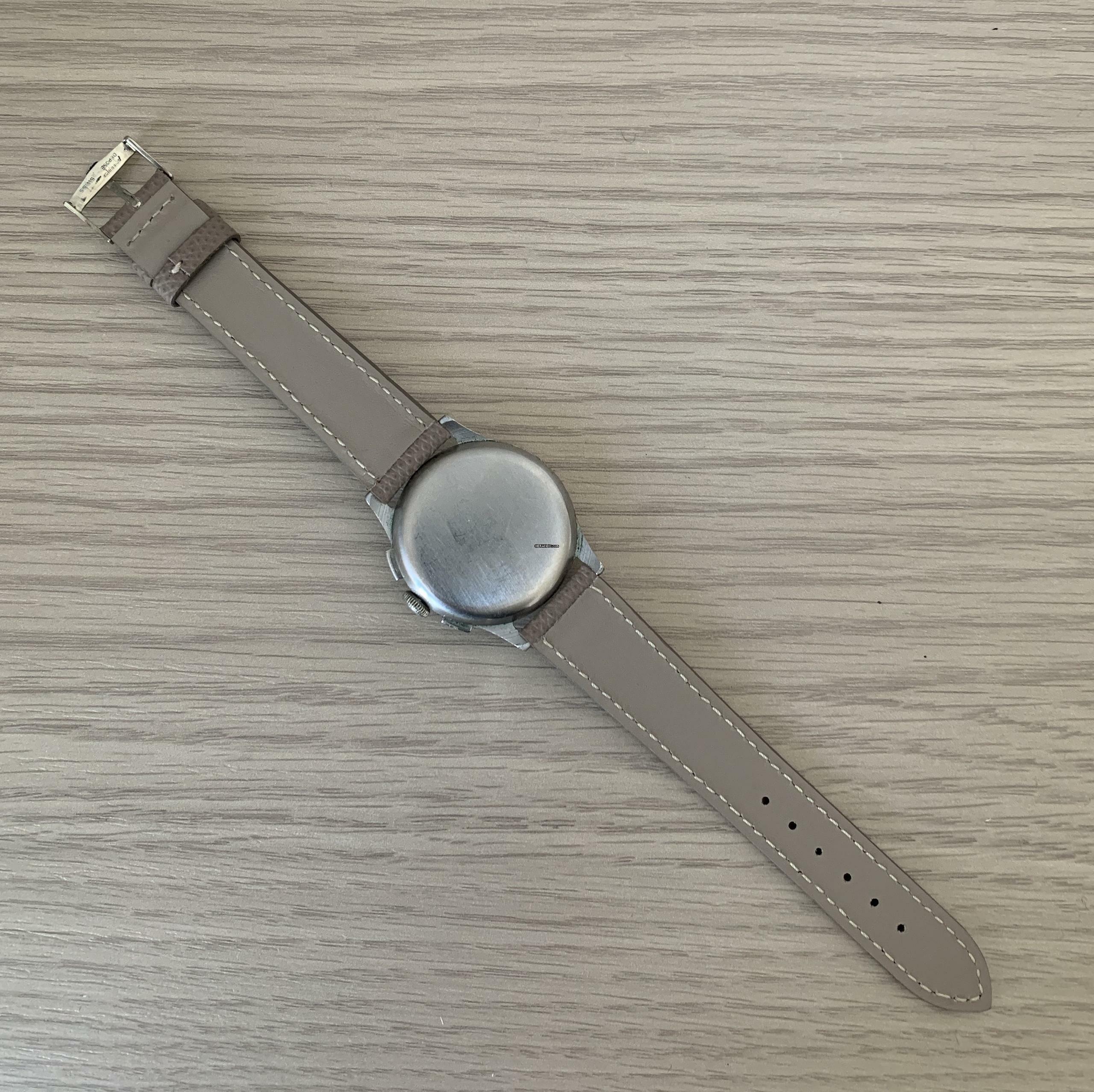 Thumbnail von Universal Genève Chronograph 5466 Compur first series 1936's </h1>