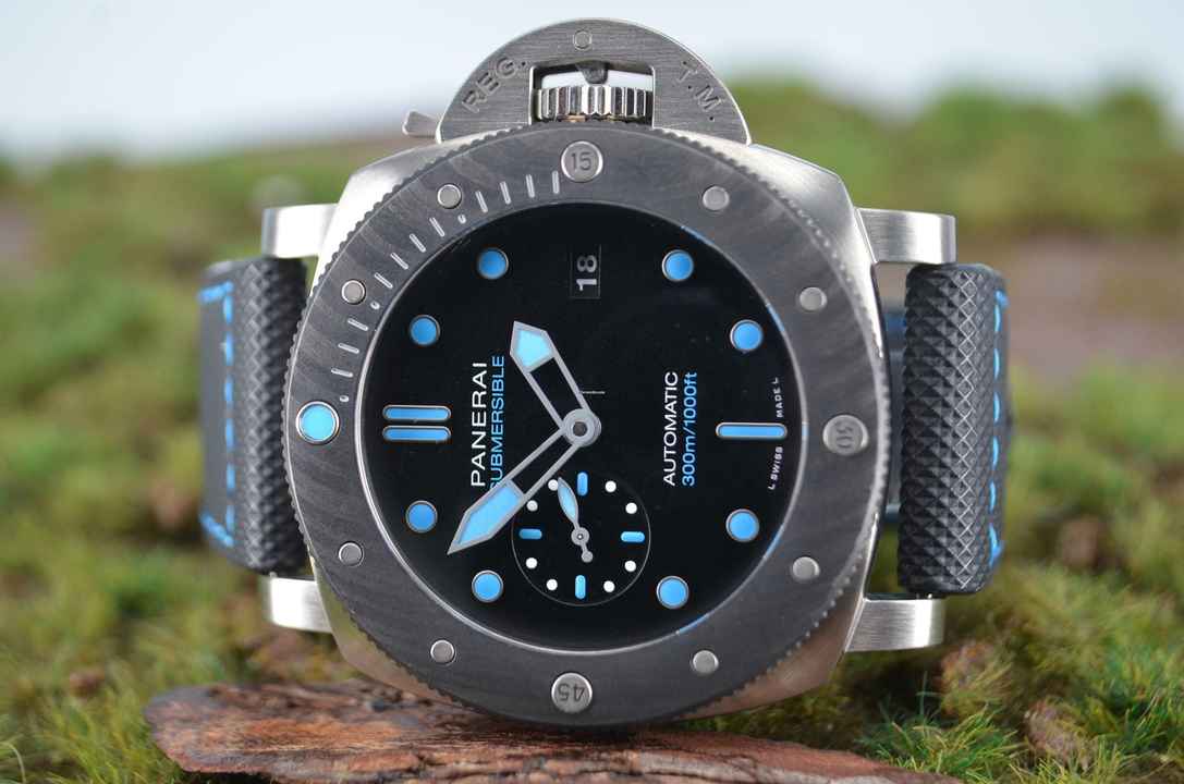  Panerai Submersible BMG-Tech Luminor 47mm Bmg-tech Carbotech Titan UNGETRAGEN PAM00799 </h1> 