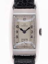 Thumbnail von Omega Gents Wristwatch Curvex </h1>