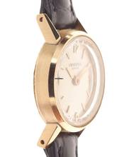 Thumbnail von Universal Ladies manual wind Wristwatch </h1>