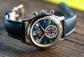 Thumbnail von Patek Philippe Annual Calendar Chronograph 5960G | Full Set 2022 | blue dial | White gold </h1>