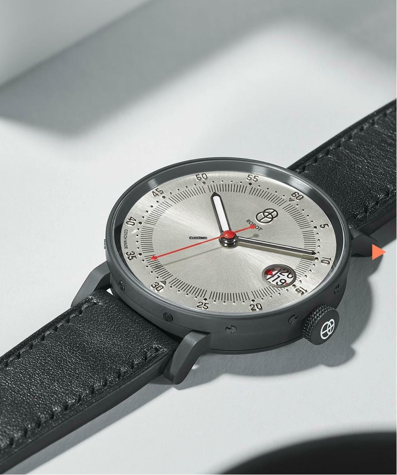 Robot Graphic Sutnar Tapir White