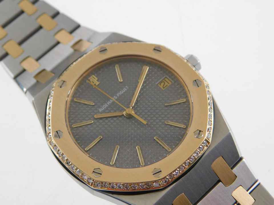  Audemars Piguet Royal Oak Herrenuhr 36mm im Best Zustand mit Revision 2019 36 mm große Herrenuhr </h1> 