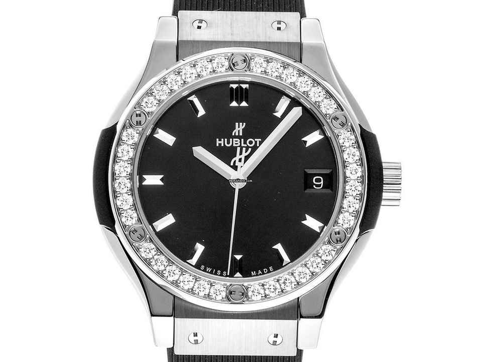  Hublot Classic Fusion Quartz Black Titan Diamanten Ref.581.NX.1470.RX.1104 Full Set Ungetragen 