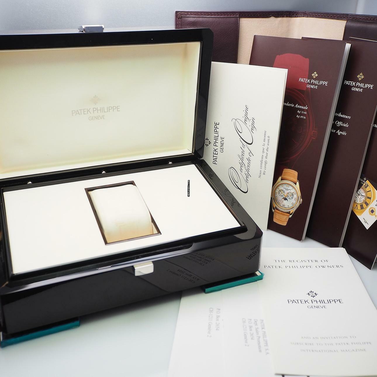 Thumbnail von Patek Philippe Annual Calendar WhiteGold 18k/750 Ref. 5146G Box+Papiere 2005 </h1>