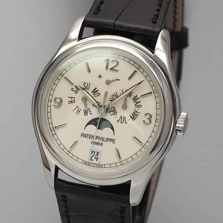  Patek Philippe Annual Calendar WhiteGold 18k/750 Ref. 5146G Box+Papiere 2005 </h1> 