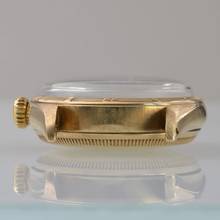 Thumbnail von Rolex Oyster Perpetual 34 6085 Bubbleback Explorer radium dial yellow gold 10KT 1951’s </h1>