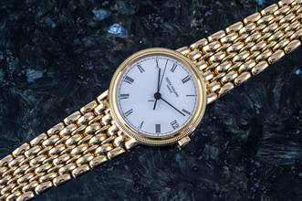 Thumbnail von Patek Philippe Calatrava 3802/200 | Gold bracelet | Certificate 1990 | Yellowgold </h1>