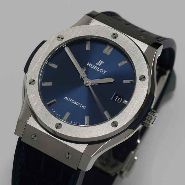  Hublot Classic Fusion Blue 565.NX.7170.LR </h1> 