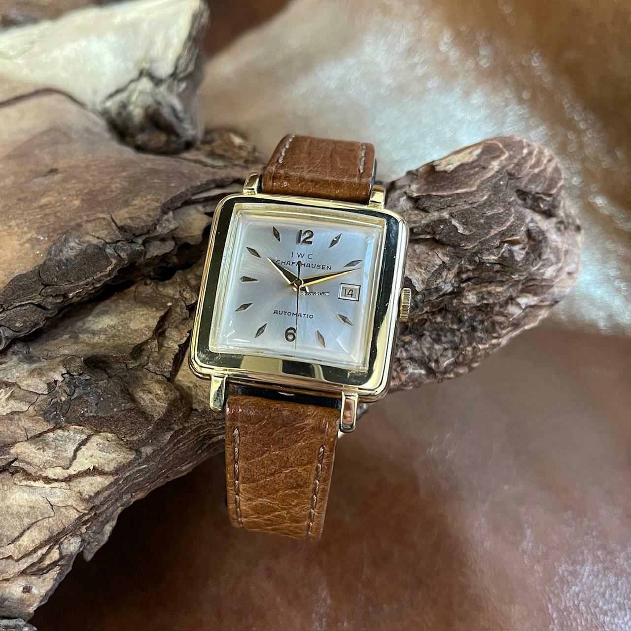 Thumbnail von IWC Square </h1>