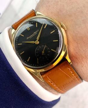  IWC Early Vintage Solid Gold Restored Black Dial 35mm cal 83 dating 1938 </h1> 