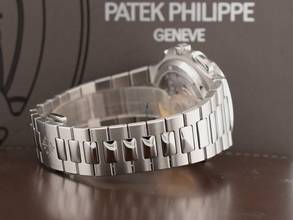 Thumbnail von Patek Philippe Nautilus Travel Time Chronograph 5990/1a Blue Dial New </h1>