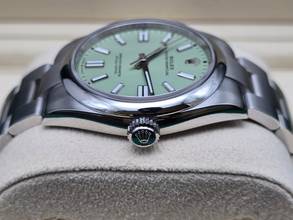 Thumbnail von Rolex Oyster Perpetual 41mm 134300 Pistachio dial Like New Condition Full Set 6-2025
