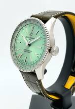 Thumbnail von Breitling Navitimer Automatic 36 green dial new Full Set 2024 </h1>