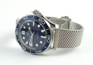 Thumbnail von Omega Seamaster Diver 300 M James Bond 60Th Aniversary 210.30.42.20.03.002