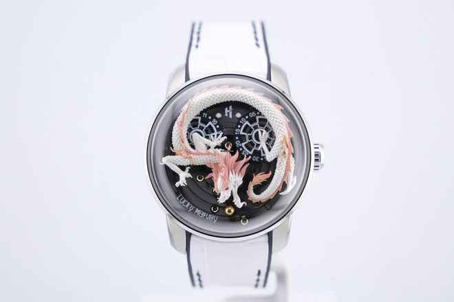  Lucky Harvey White Dragon - Unworn - Box+Papers - 24 Months Warranty White Dragon 2025 