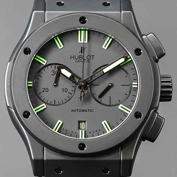  Hublot Classic Fusion Chronograph The Hulk Dubai Edition 