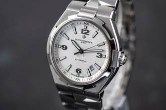 Thumbnail von Vacheron Constantin Overseas 47040 | Full Set | VC Service 2021 | Steel | white dial </h1>