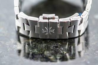 Thumbnail von Vacheron Constantin Overseas 47040 | Full Set | VC Service 2021 | Steel | white dial </h1>