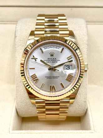  Rolex Day-Date 40 Yellowgold 18Kt. SILVER Dial Box&Papers 2021 NEW,FULLY STICKERS with QR Code 