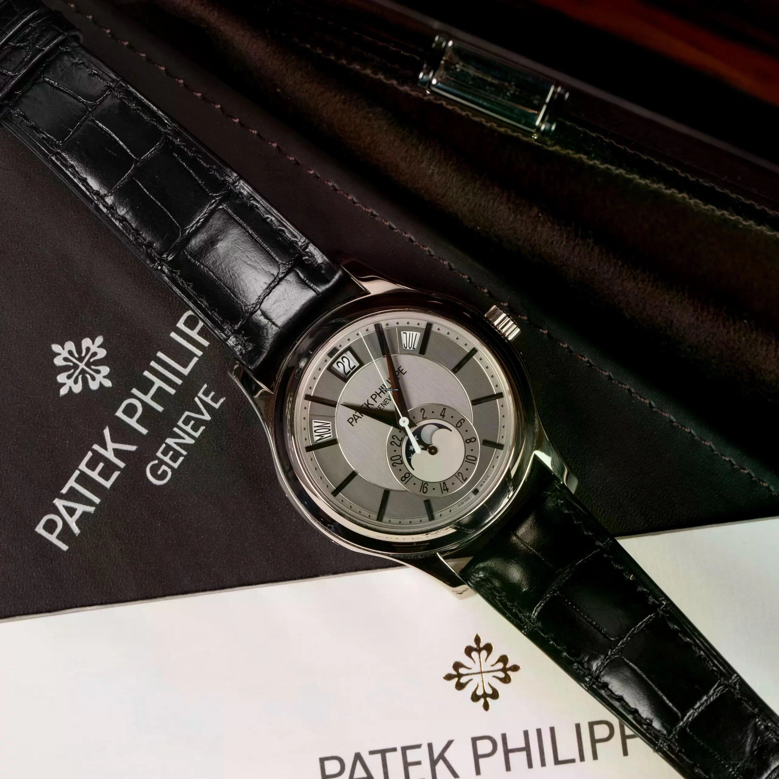  Patek Philippe Annual Calendar 5205G-001 