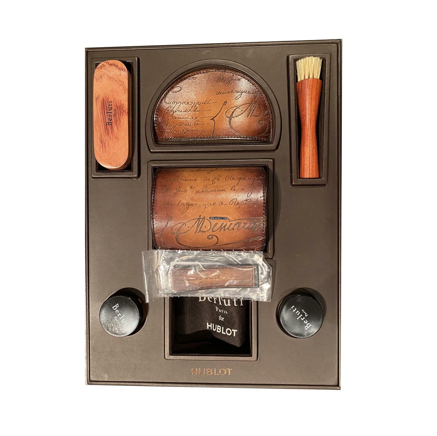 Thumbnail von Hublot Classic Fusion Chronograph Berluti Scritto King Gold Classic </h1>