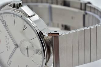 Thumbnail von NOMOS Ahoi Datum Ärzte Ohne Grenzen Limited Edition Date 40mm 551.S2 Ahoi </h1>