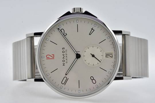  NOMOS Ahoi Datum Ärzte Ohne Grenzen Limited Edition Date 40mm 551.S2 Ahoi </h1> 