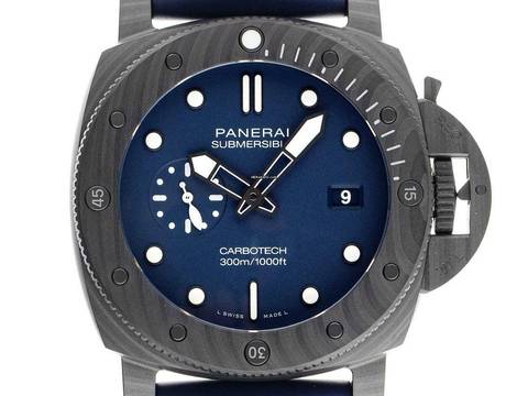  Panerai Submersible QuarantaQuattro Carbotech Ref.PAM01232 2024 Full Set Ungetragen 