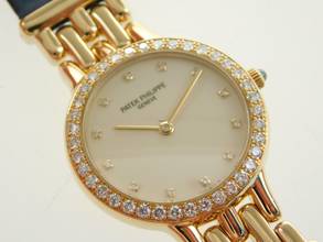 Thumbnail von Patek Philippe 18 Karat Gelbgold 4814 Patek Calatrava Lady mit original Brillantbesatz wie Neu </h1>