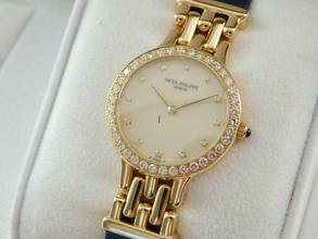 Thumbnail von Patek Philippe 18 Karat Gelbgold 4814 Patek Calatrava Lady mit original Brillantbesatz wie Neu </h1>