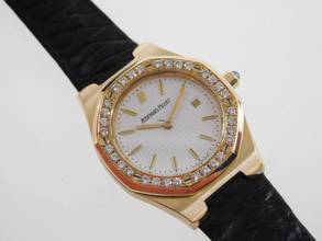 Thumbnail von Audemars Piguet Royal Oak 18 Karat Gelbgold Royal Oak Medium mit original Brillantbesatz,Datum 28 mm Faltschließe </h1>