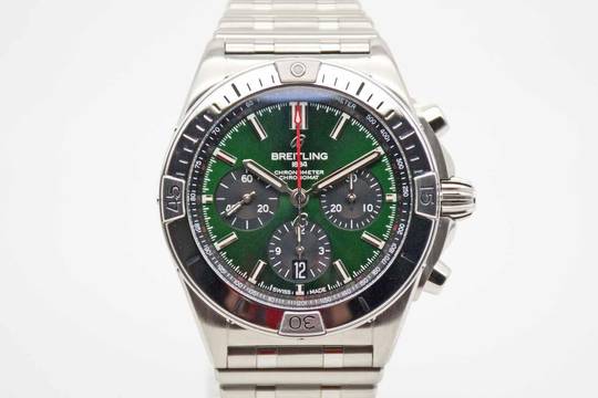  Breitling Chronomat 42 B01 42 Bentley Green im perfekten Fullset 