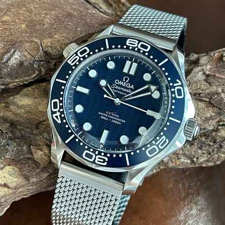  Omega Seamaster Diver 300 M Seamaster Diver 300M - James Bond Edition - FULLSET 2024 LC 100 - UNGETRAGEN  
