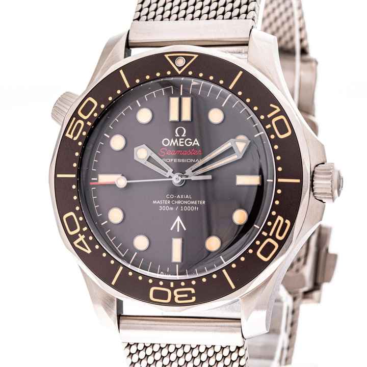  Omega Seamaster Diver 300 M 007 Titanium James Bond – 210.90.42.20.01.001 – NEW 07/2025 Full Set 