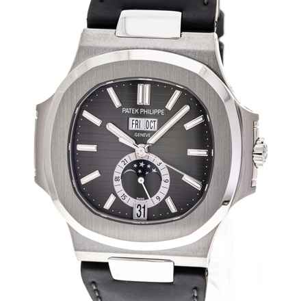  Patek Philippe Nautilus 40 Steel Annual Calender 5726 A-001 like NEW Full Set 2019 