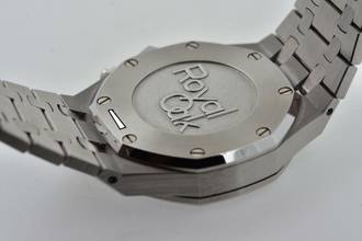 Thumbnail von Audemars Piguet Royal Oak Chronograph 38mm 50th Anniversary Blue Dial 26715ST.OO.1356ST.01